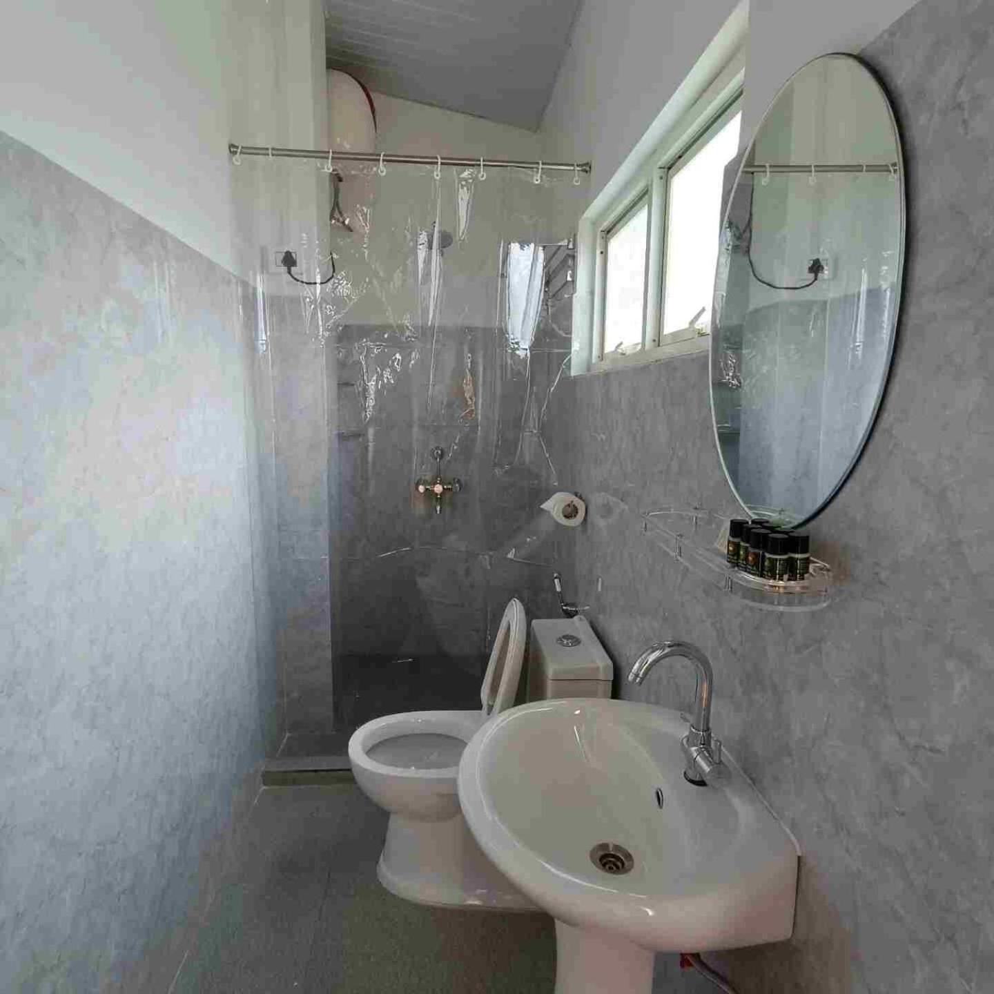 Hotel Edelweiss à Kohima Extérieur photo